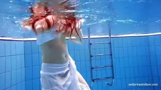 لأول مرة مثليه المدقع الجنس الشرجي حوض السباحة