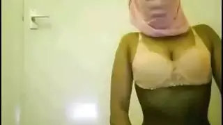 عارية بالكامل تحتها: مشهد حجاب الفتاة الصومالية إكس إكس إكس