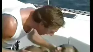 أسرت وتمت ممارسة الجنس بها بورن رهينة جامح