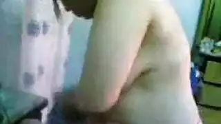 زوجة عربي تنيك زوجها بقضيب مطاطي