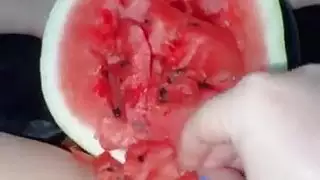 حصان يقذف في مس بنت