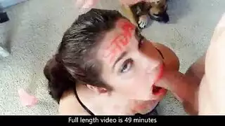 روابط عائلية متحررة: مغامرة العمة الإباحية في الميلاد